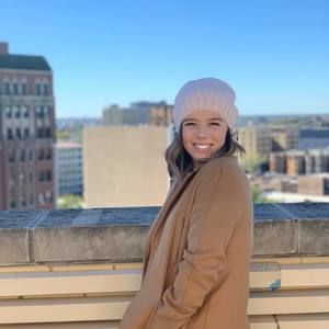 Meet your Posher, Isabella